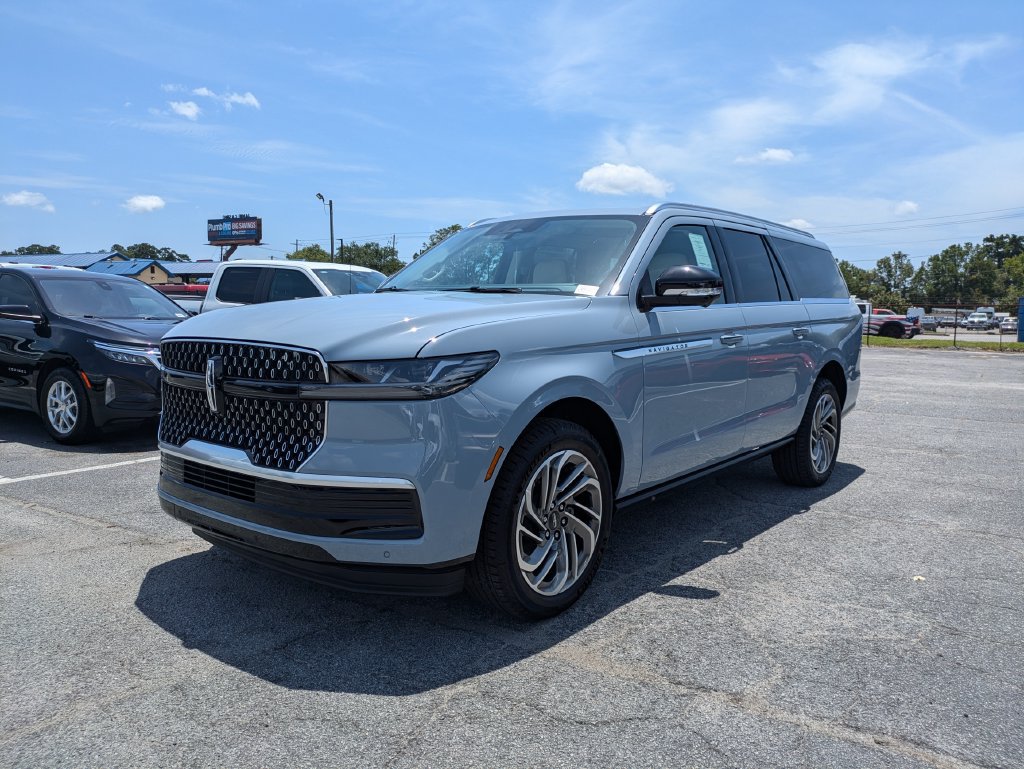 New 2027 Lincoln Navigator L Reserve AWD/4WD image 8