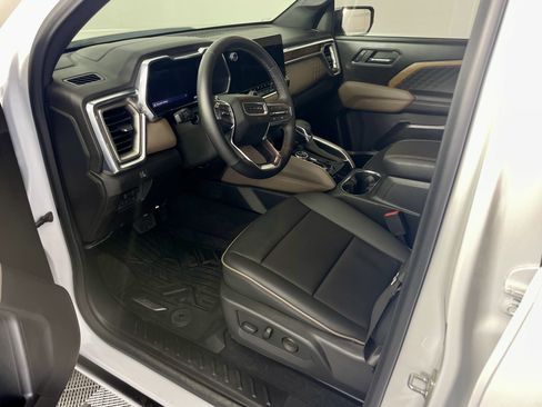 Used 2026 GMC Canyon Denali AWD/4WD image 10