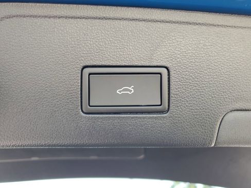 New 2026 Volkswagen Atlas Cross Sport SE image 9