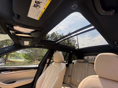 Used 2019 BMW X3 xDrive30i w/ Premium Package AWD/4WD image 8