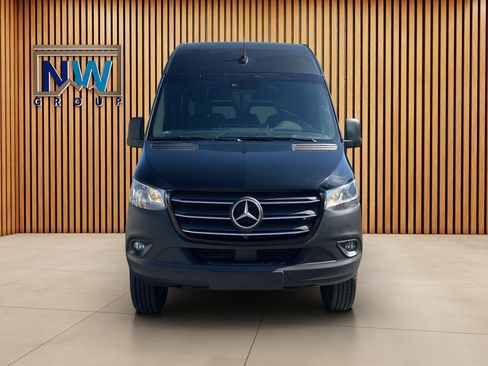 Used 2019 Mercedes-Benz Sprinter 2500 image 2