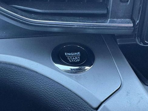 Certified 2022 Ford Explorer XLT w/ Equipment Group 202A image 24