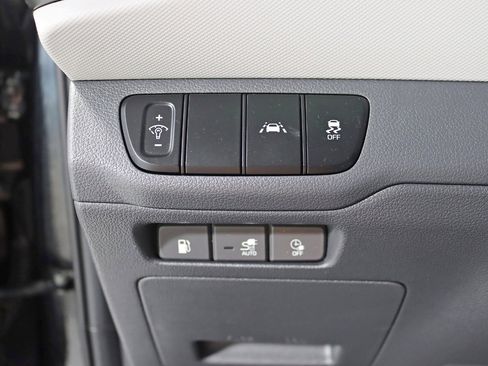 Used 2020 Hyundai Ioniq SE image 15