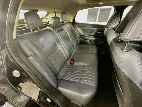 Used 2023 Nissan Ariya AWD/4WD image 37