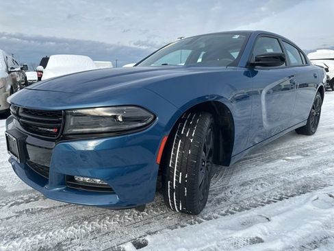 Used 2023 Dodge Charger SXT w/ Blacktop Package image 3