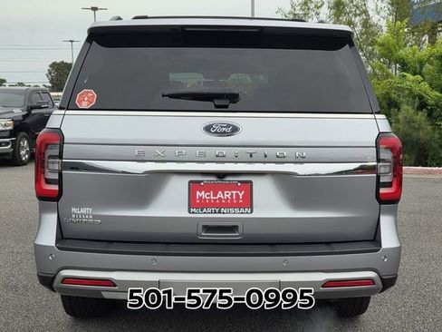 Used 2024 Ford Expedition Limited AWD/4WD image 6