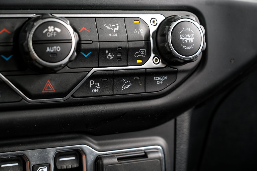 Used 2021 Jeep Wrangler Unlimited Sport AWD/4WD image 37