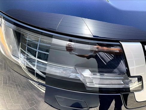 Certified 2023 Land Rover Range Rover Long Wheelbase Autobiography AWD/4WD image 27