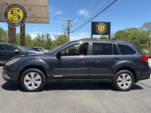 Used 2011 Subaru Outback 2.5i Premium image 3