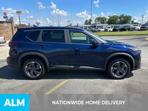 Used 2025 Nissan Rogue SV FWD image 4