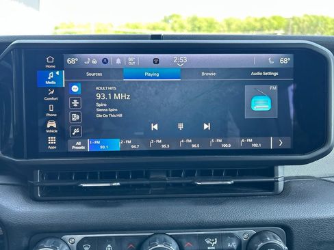 Used 2024 Jeep Wrangler Unlimited w/ Convenience Group AWD/4WD image 21
