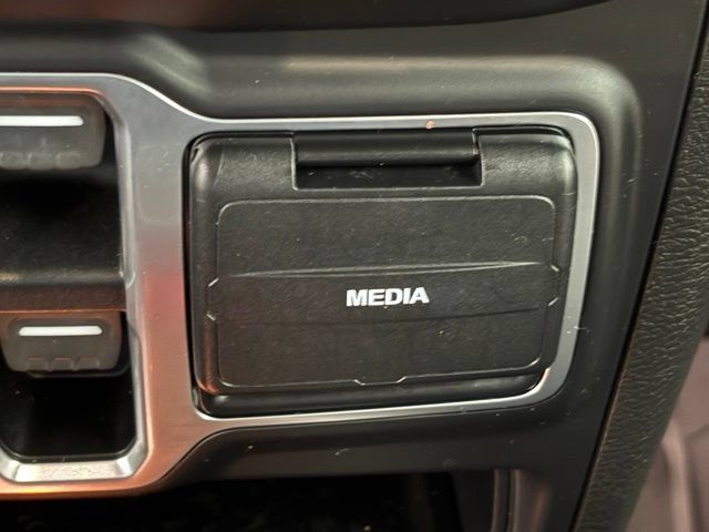 Used 2020 Jeep Gladiator Sport w/ Quick Order Package 24S AWD/4WD image 33