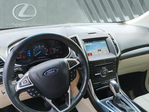 Used 2016 Ford Edge Titanium FWD image 10