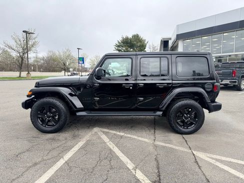 Used 2021 Jeep Wrangler Unlimited Sahara AWD/4WD image 2