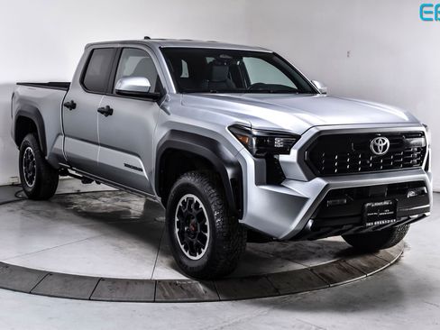 Used 2024 Toyota Tacoma TRD Off-Road AWD/4WD image 1