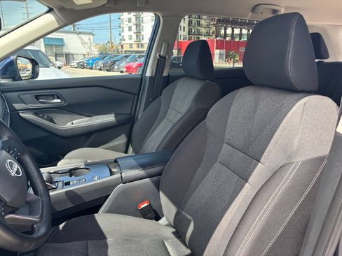 Used 2025 Nissan Rogue SV FWD image 37