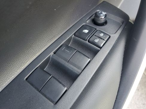 Used 2022 Toyota Corolla SE image 18