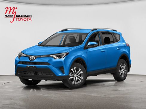 Used 2017 Toyota RAV4 LE FWD image 1