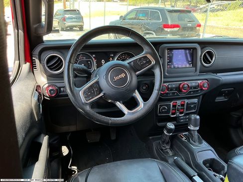 Used 2018 Jeep Wrangler Unlimited Sahara w/ Cold Weather Group AWD/4WD image 8