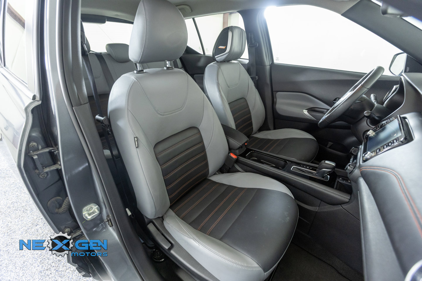 Used 2024 Nissan Kicks SR w/ SR Premium Package FWD image 44