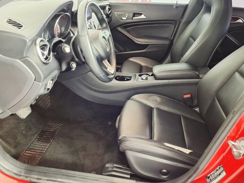Used 2019 Mercedes-Benz CLA 250 image 12