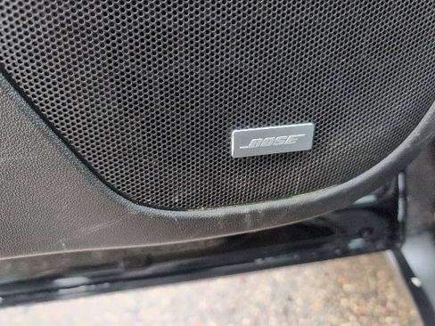 Used 2022 GMC Acadia SLT w/ Elevation Edition image 13