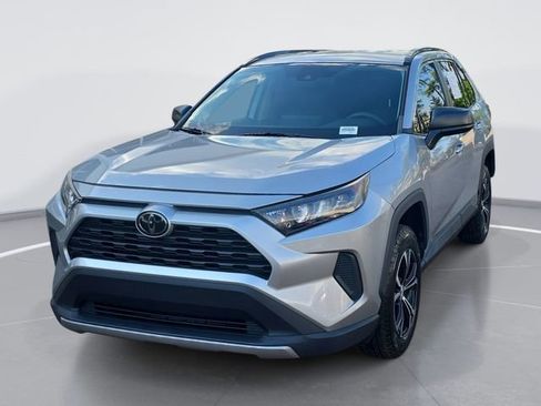 Used 2020 Toyota RAV4 LE FWD image 7