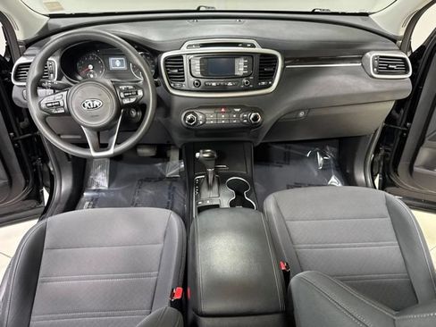 Used 2016 Kia Sorento AWD image 12