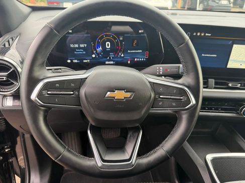 Used 2025 Chevrolet Equinox LT image 27