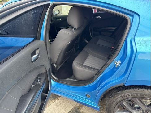 Used 2019 Dodge Charger SXT w/ Blacktop Package RWD image 11