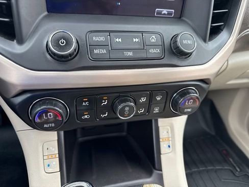 Used 2019 GMC Acadia Denali w/ Technology Package AWD/4WD image 37