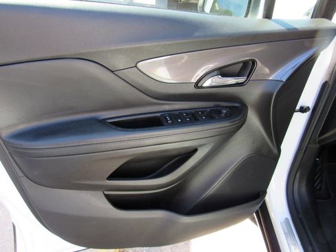 Used 2020 Buick Encore Preferred AWD/4WD image 15