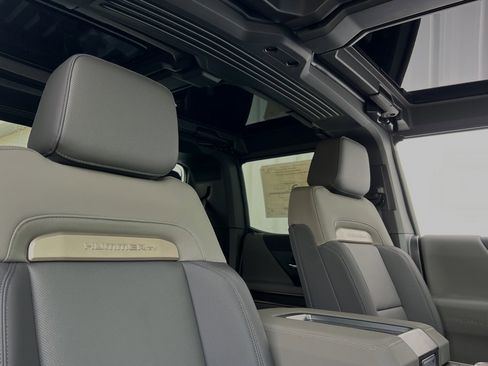 New 2025 GMC Hummer EV 2X w/ Extreme Off-Road Package image 13