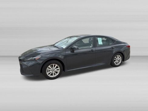 Used 2026 Toyota Camry LE FWD image 11