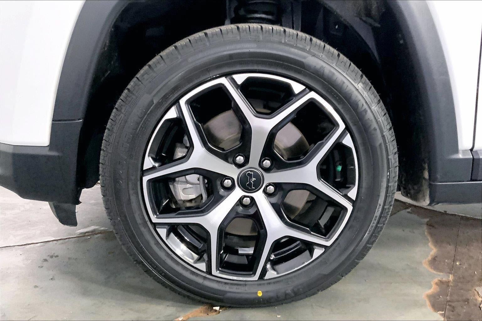 Used 2025 Jeep Compass Limited AWD/4WD image 9