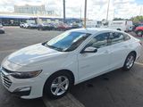 Used 2024 Chevrolet Malibu LT image 2