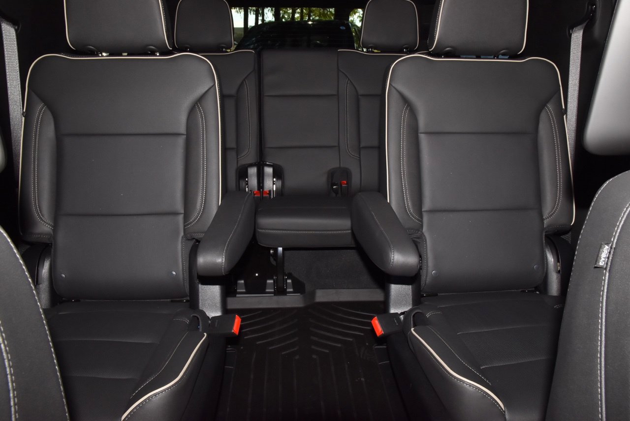 Used 2026 Chevrolet Suburban Premier RWD image 23