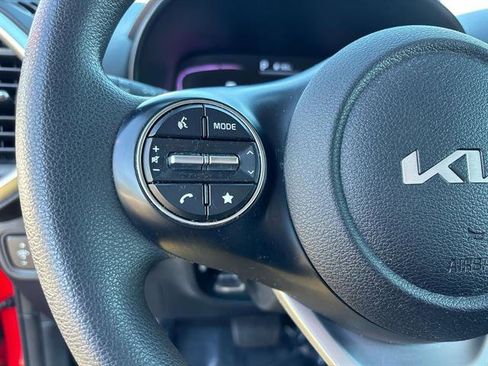 Used 2023 Kia Soul LX image 18