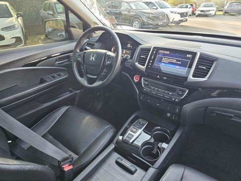 Used 2017 Honda Pilot Touring image 10