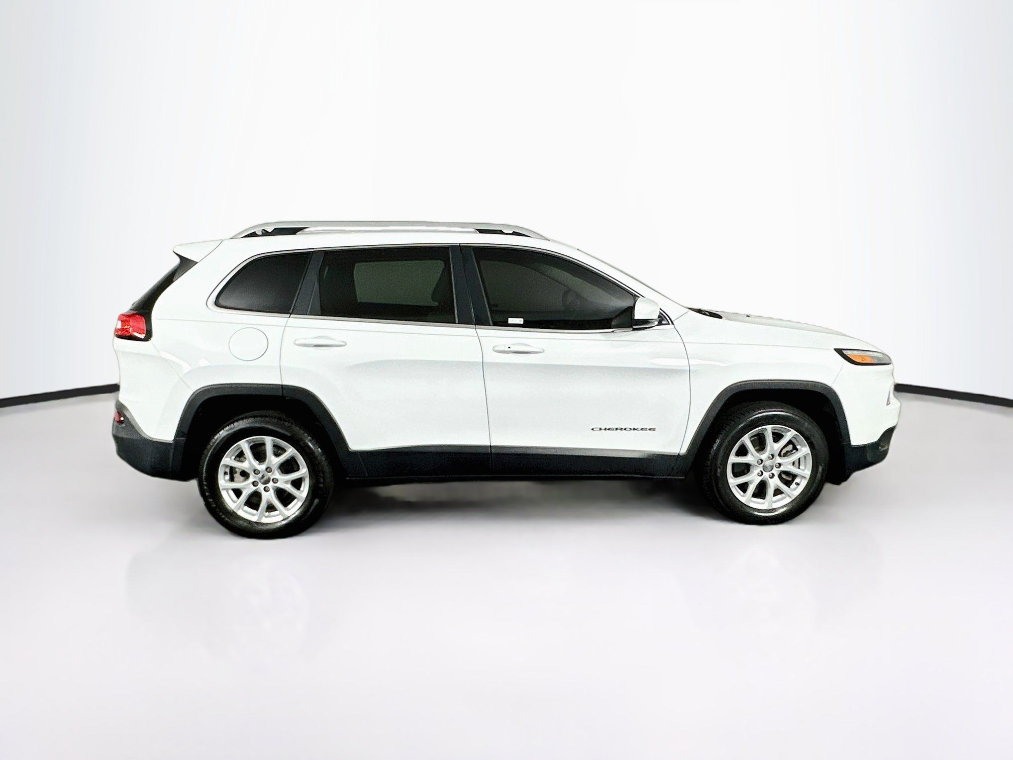 Used 2015 Jeep Cherokee Latitude w/ Comfort/Convenience Group FWD image 10