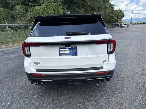 Used 2025 Ford Explorer ST image 6