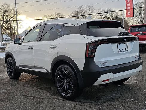 Certified 2025 Nissan Kicks SR w/ SR Premium Package image 4
