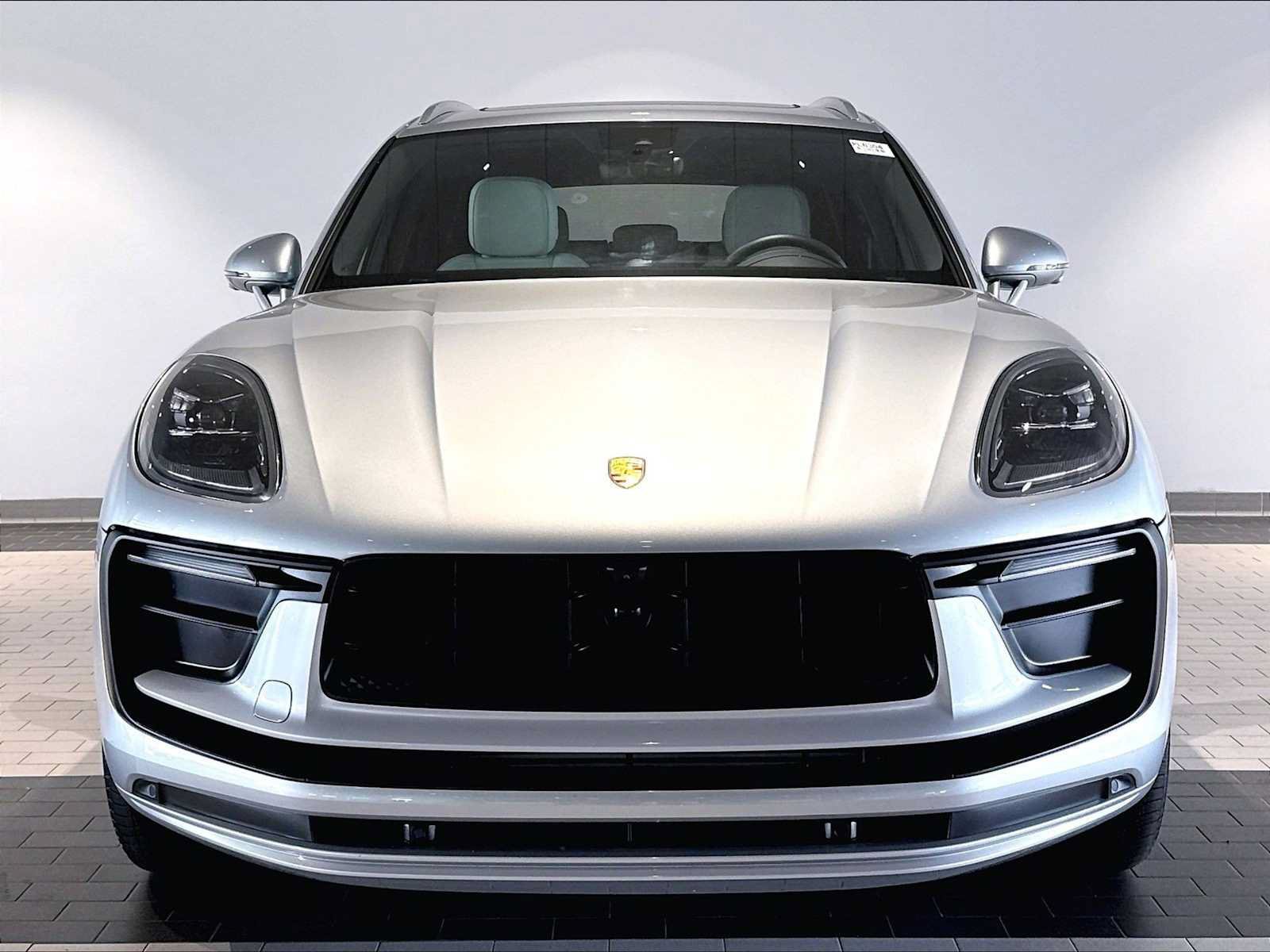 Used 2026 Porsche Macan AWD/4WD image 14