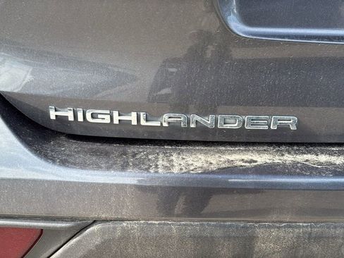 Used 2022 Toyota Highlander XLE FWD image 5