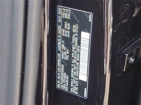 Certified 2024 Volvo XC90 B6 Plus image 26