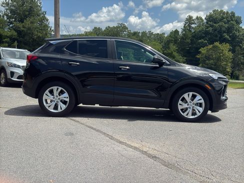 Used 2024 Buick Encore GX Preferred w/ Comfort Package FWD image 4