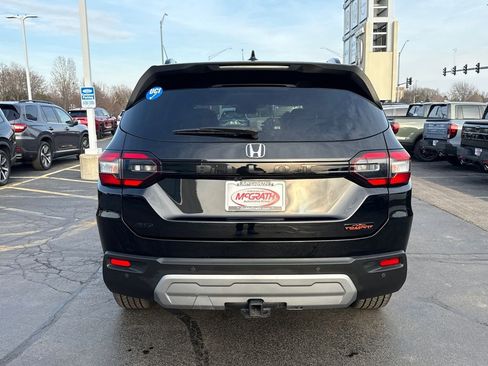 Used 2023 Honda Pilot TrailSport image 10