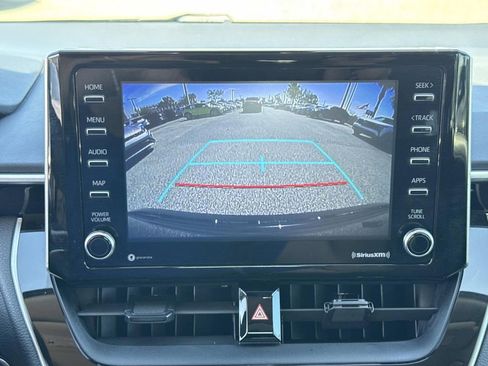 Used 2021 Toyota Corolla LE w/ LE Convenience Package image 21