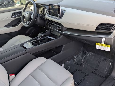 New 2026 Nissan Rogue SV image 36