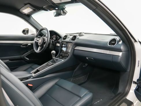 Used 2025 Porsche 718 Cayman S w/ Premium Package RWD image 15